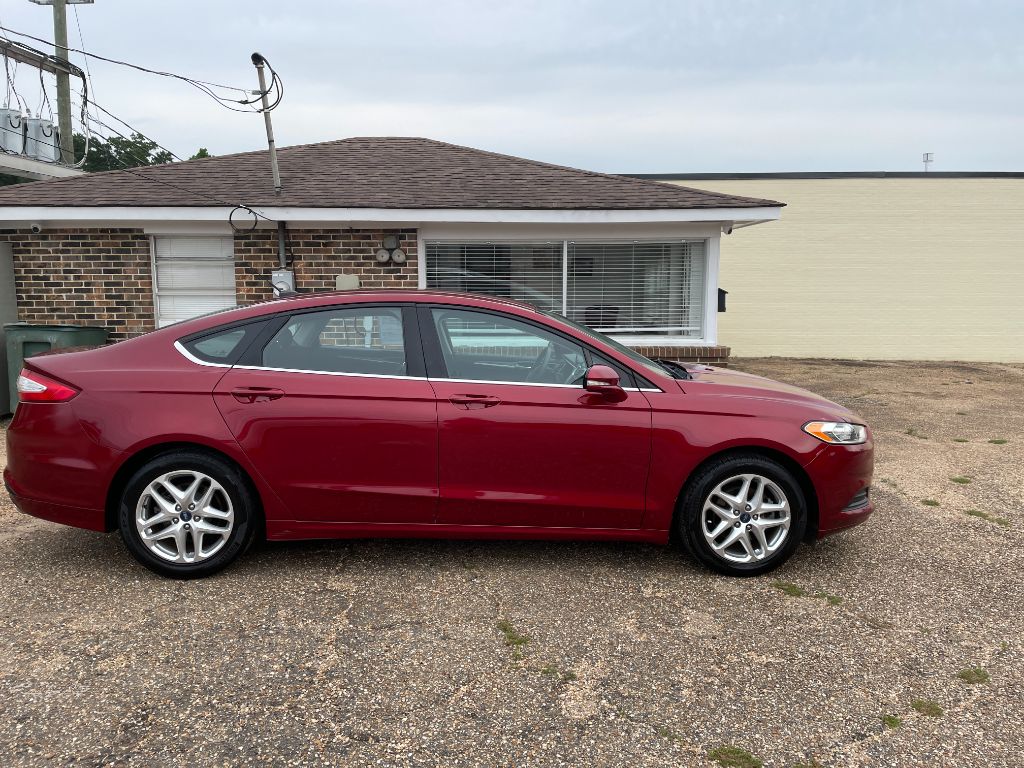 2013 Ford Fusion SE photo