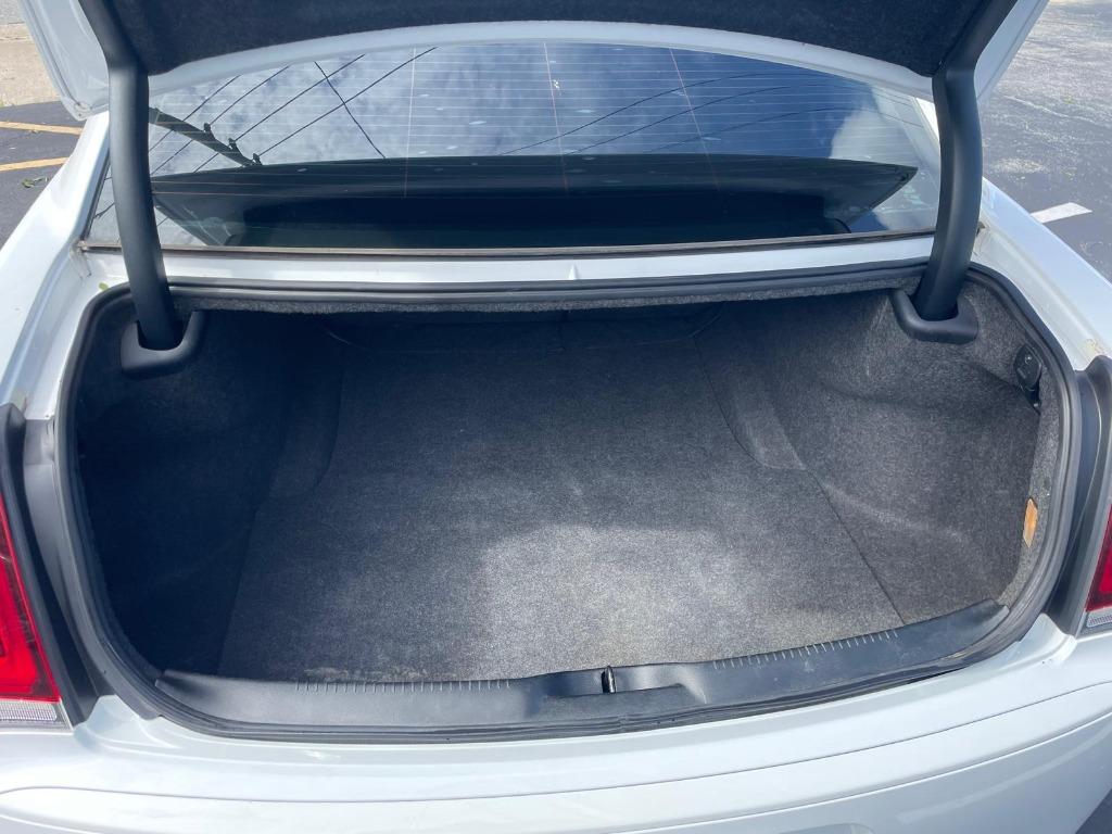 2018 Chrysler 300 Touring photo
