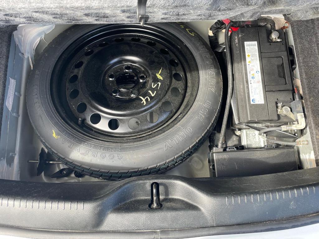 2018 Chrysler 300 Touring photo