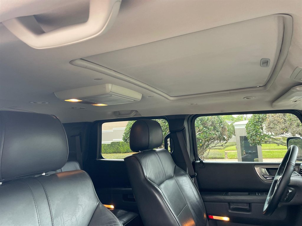 2009 HUMMER H2 Luxury photo