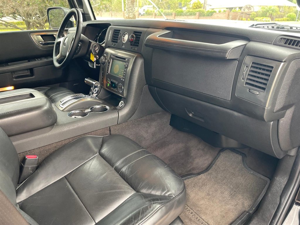 2009 HUMMER H2 Luxury photo