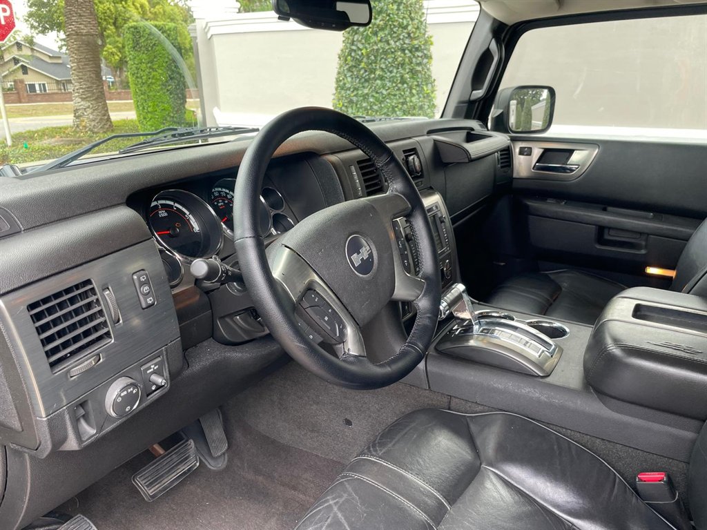 2009 HUMMER H2 Luxury photo