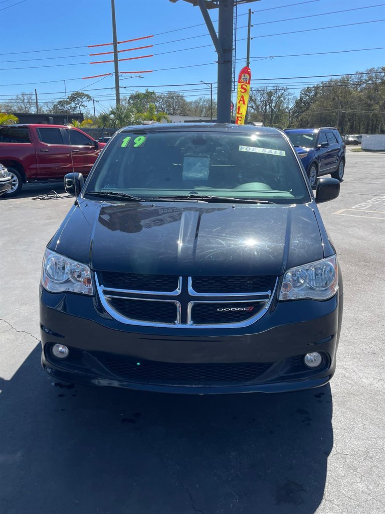 2019 Dodge Grand Caravan - $8,000