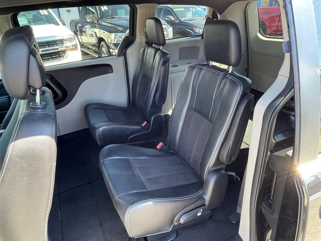 2019 Dodge Grand Caravan - $8,000