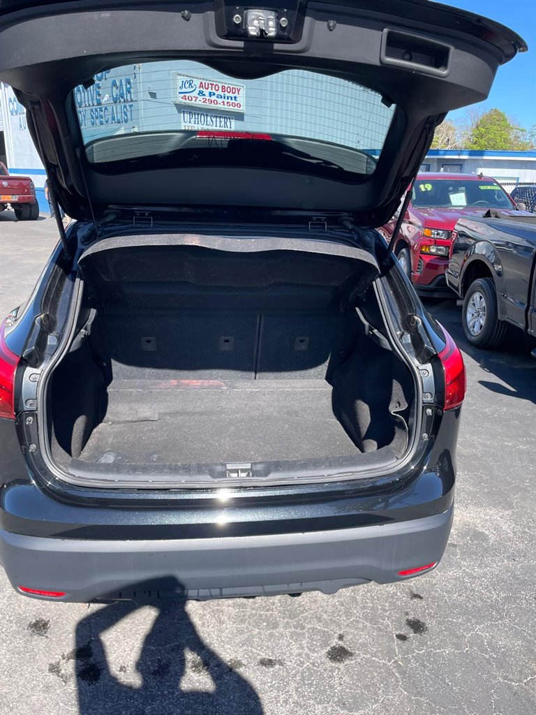2017 Nissan Rogue Sport S photo