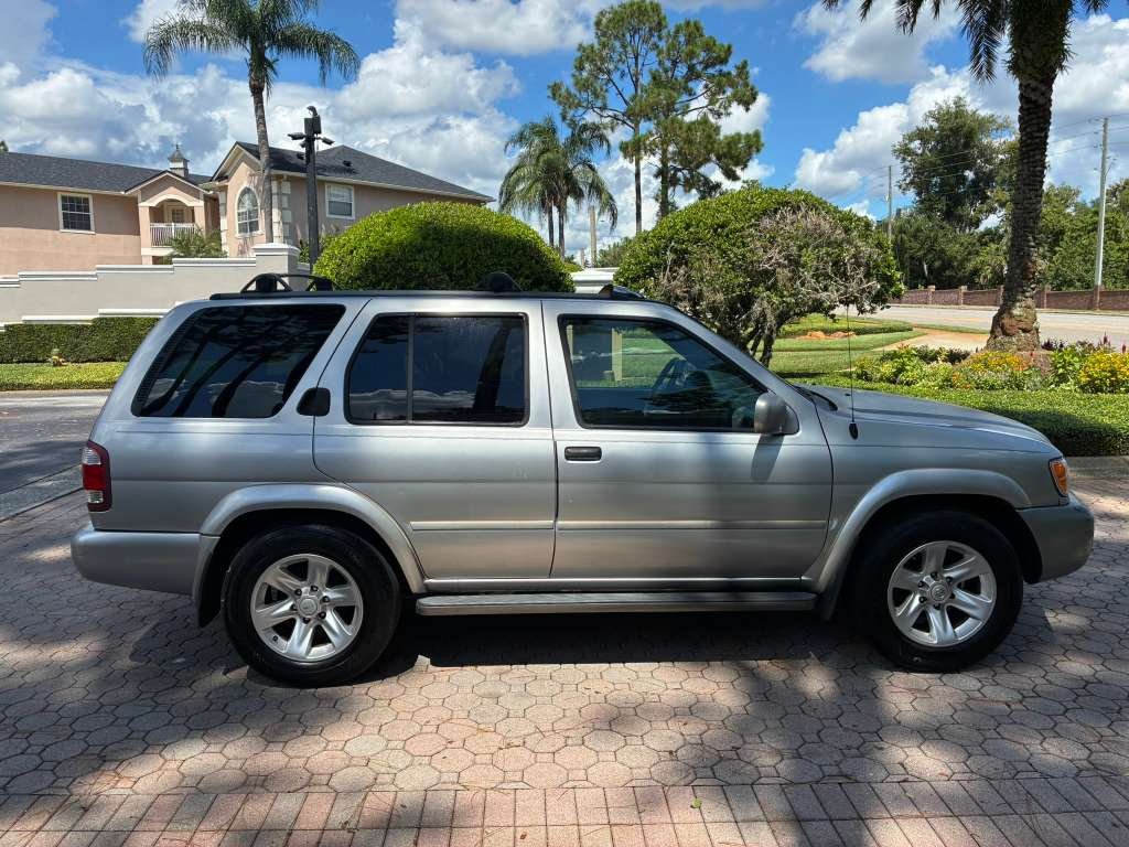 2002 Nissan Pathfinder - $4,000