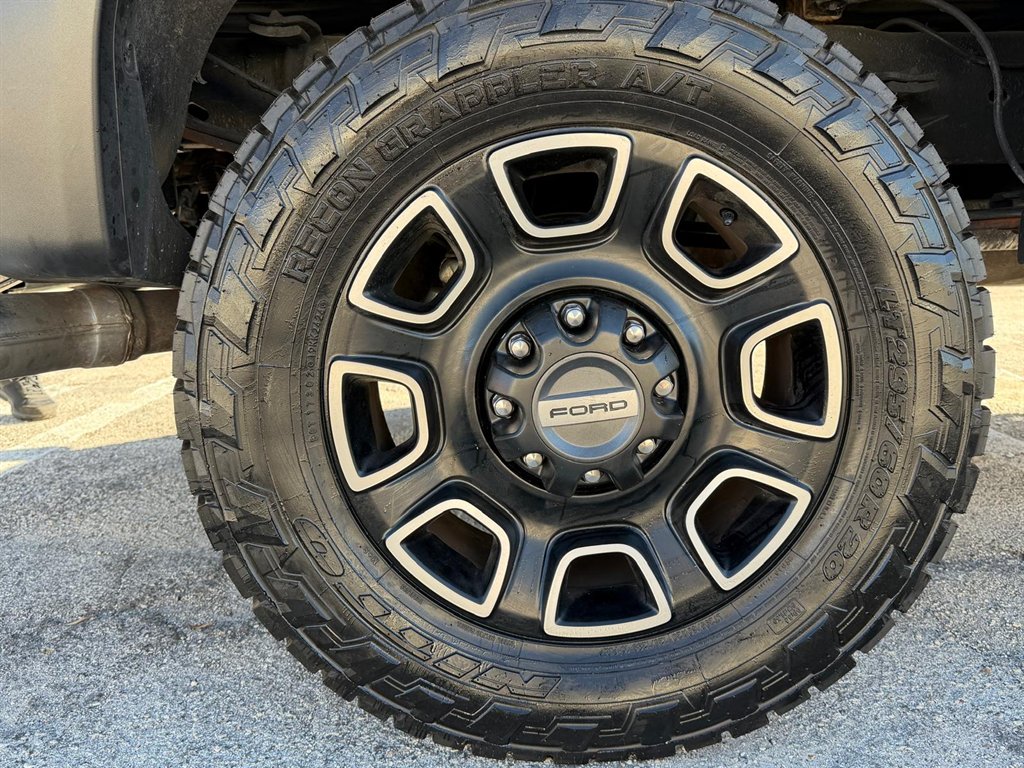 2016 Ford F-350 - $26,900