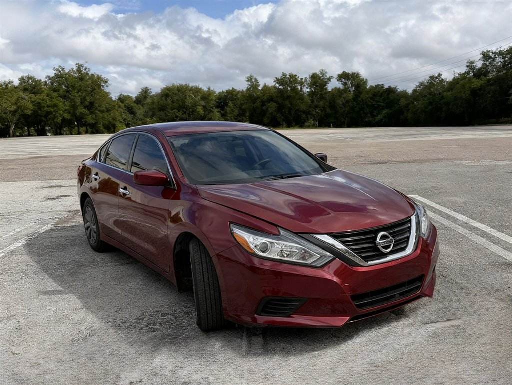 2018 Nissan Altima - $9,500