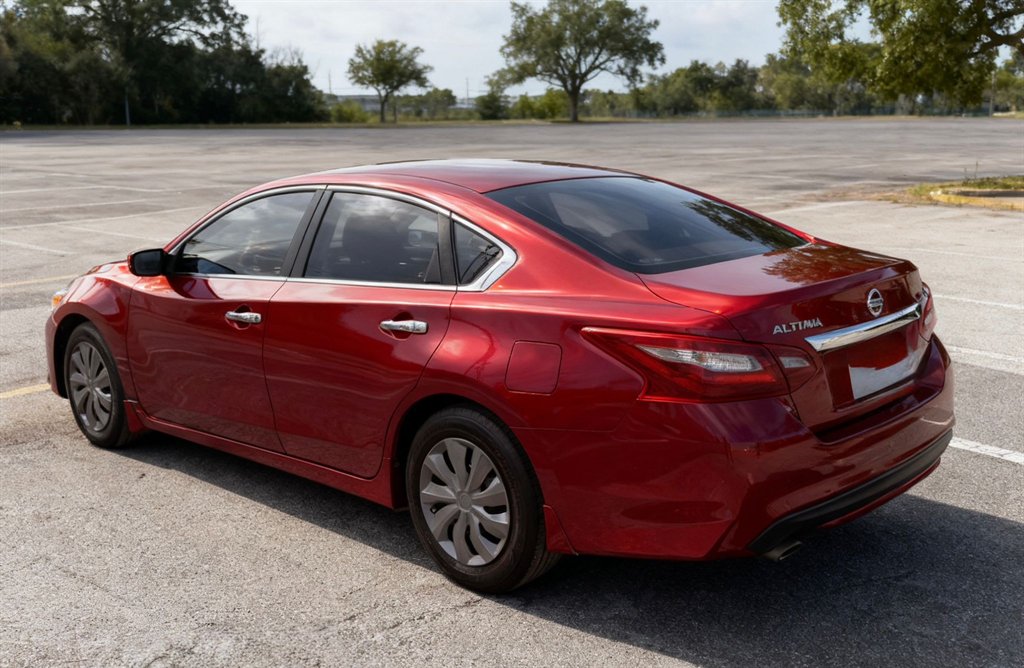 2018 Nissan Altima - $9,500