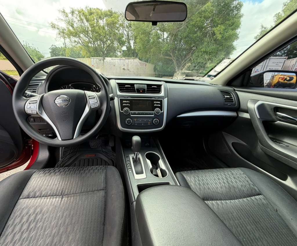2018 Nissan Altima - $9,500