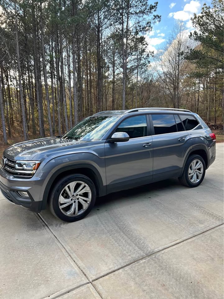 2019 Volkswagen Atlas SE photo