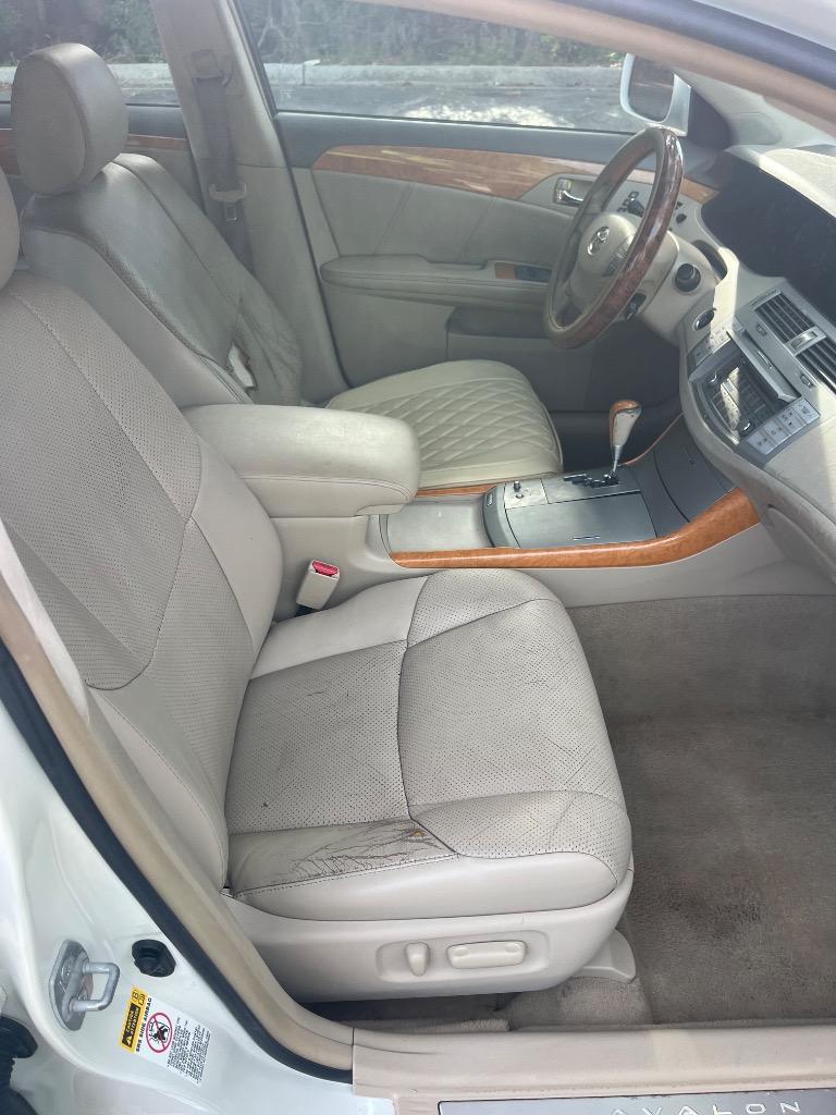 2007 Toyota Avalon - $3,750