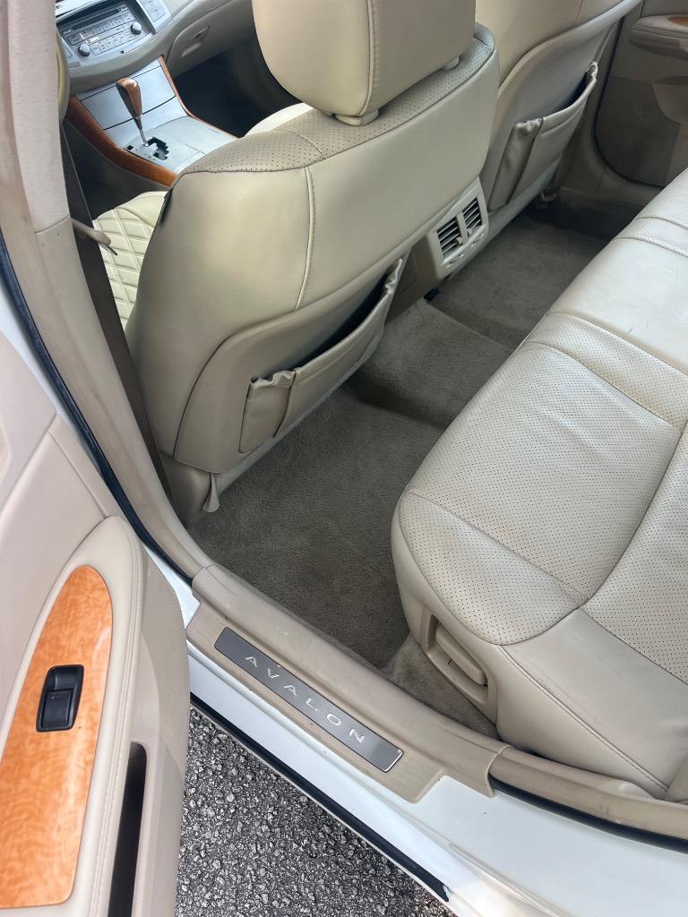 2007 Toyota Avalon - $3,750