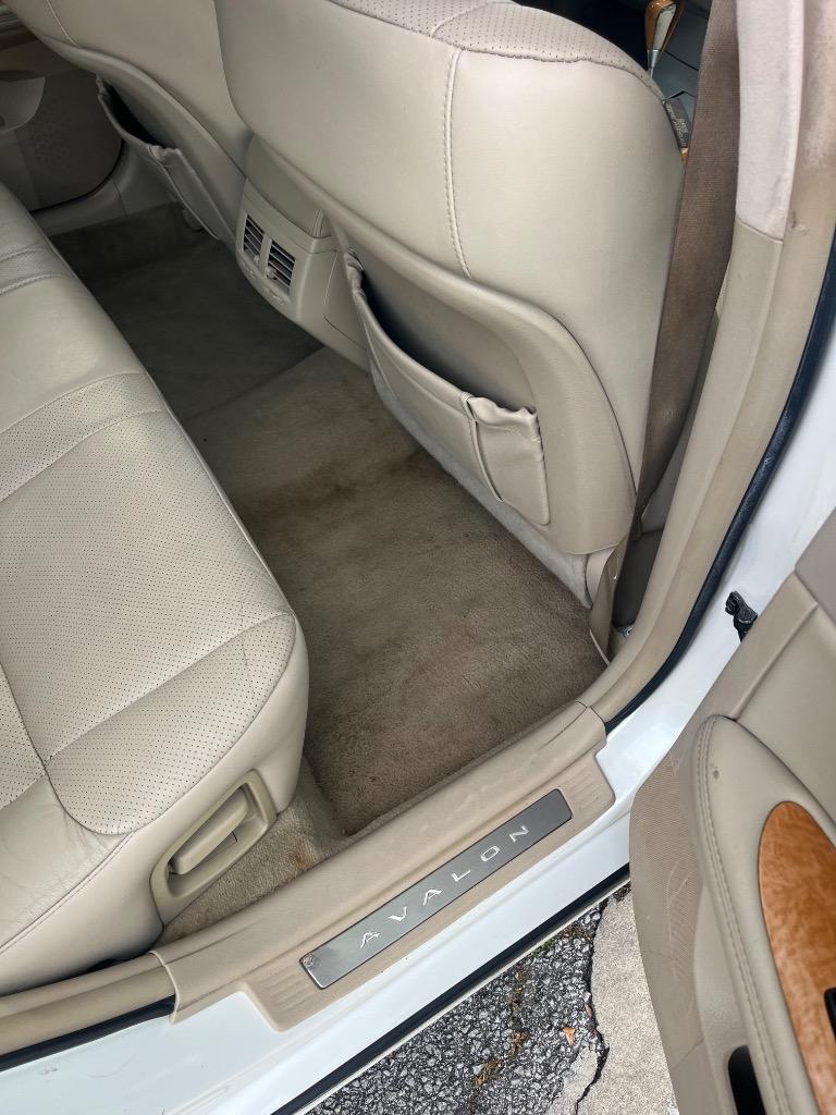 2007 Toyota Avalon - $3,750