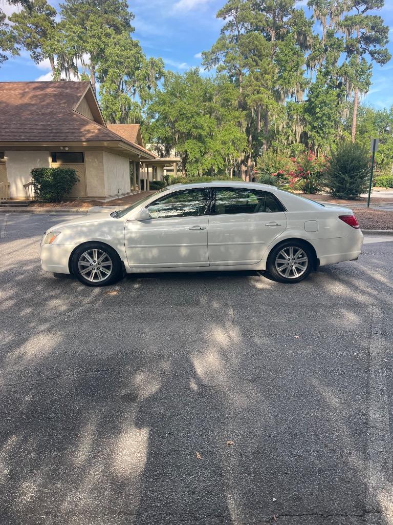 2007 Toyota Avalon - $3,750