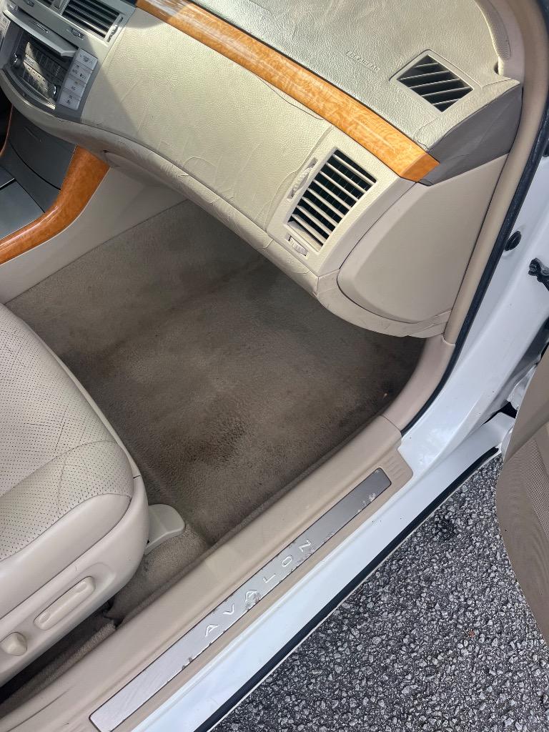 2007 Toyota Avalon - $3,750