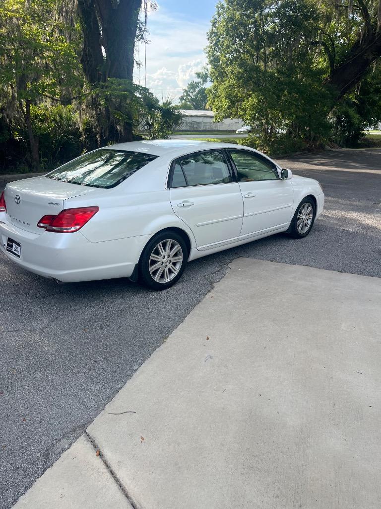 2007 Toyota Avalon - $3,750