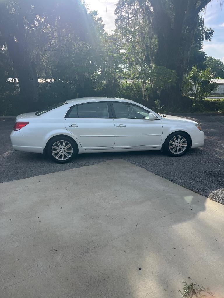 2007 Toyota Avalon - $3,750