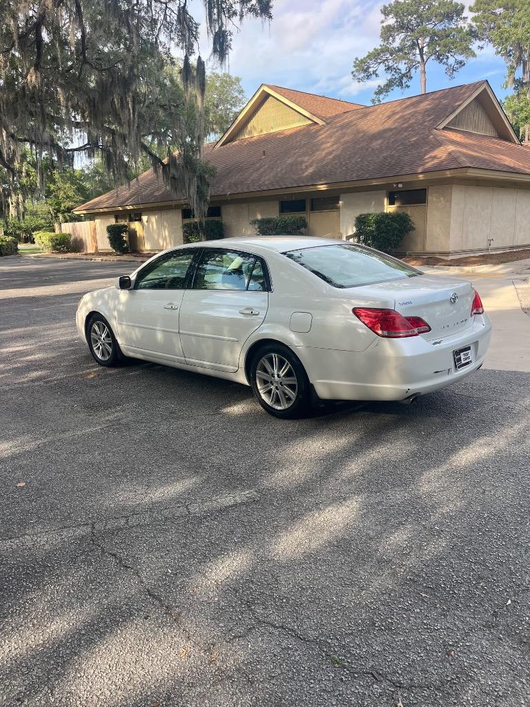 2007 Toyota Avalon - $3,750