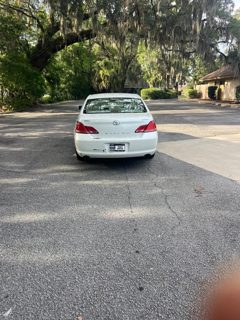 2007 Toyota Avalon - $3,750