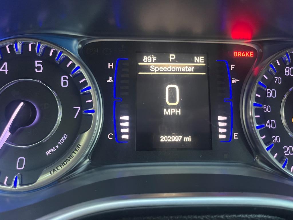 2015 Chrysler 200 - $4,250