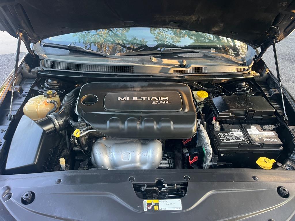 2015 Chrysler 200 - $4,250