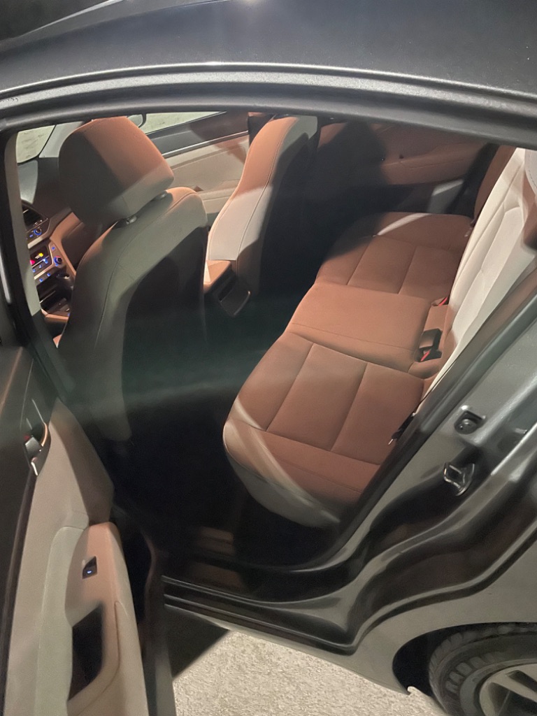 2018 Hyundai Elantra SEL photo
