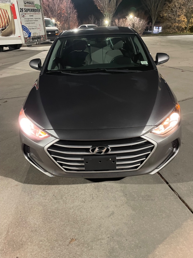 2018 Hyundai Elantra SEL photo