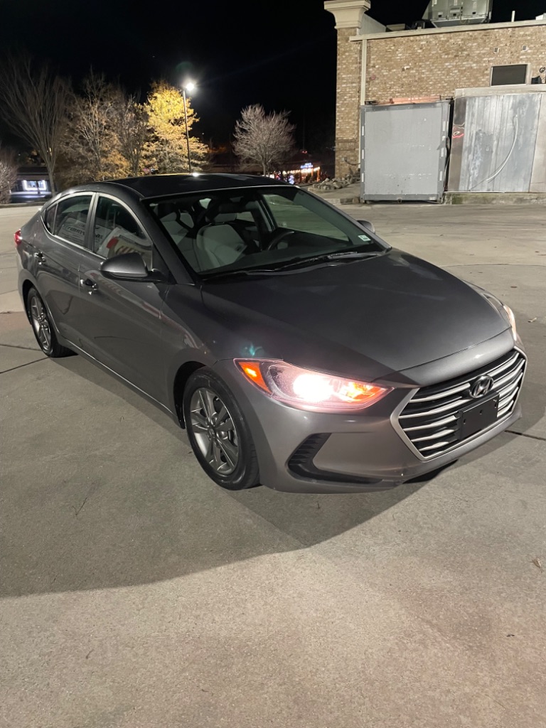 2018 Hyundai Elantra SEL photo
