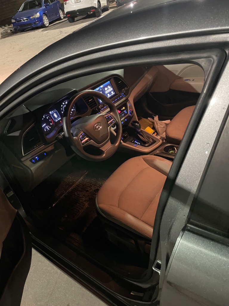 2018 Hyundai Elantra SEL photo