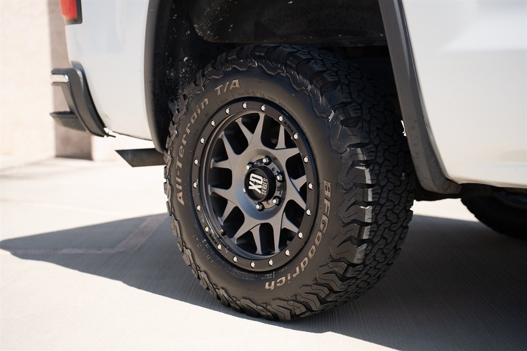 2015 GMC Sierra - $13,499
