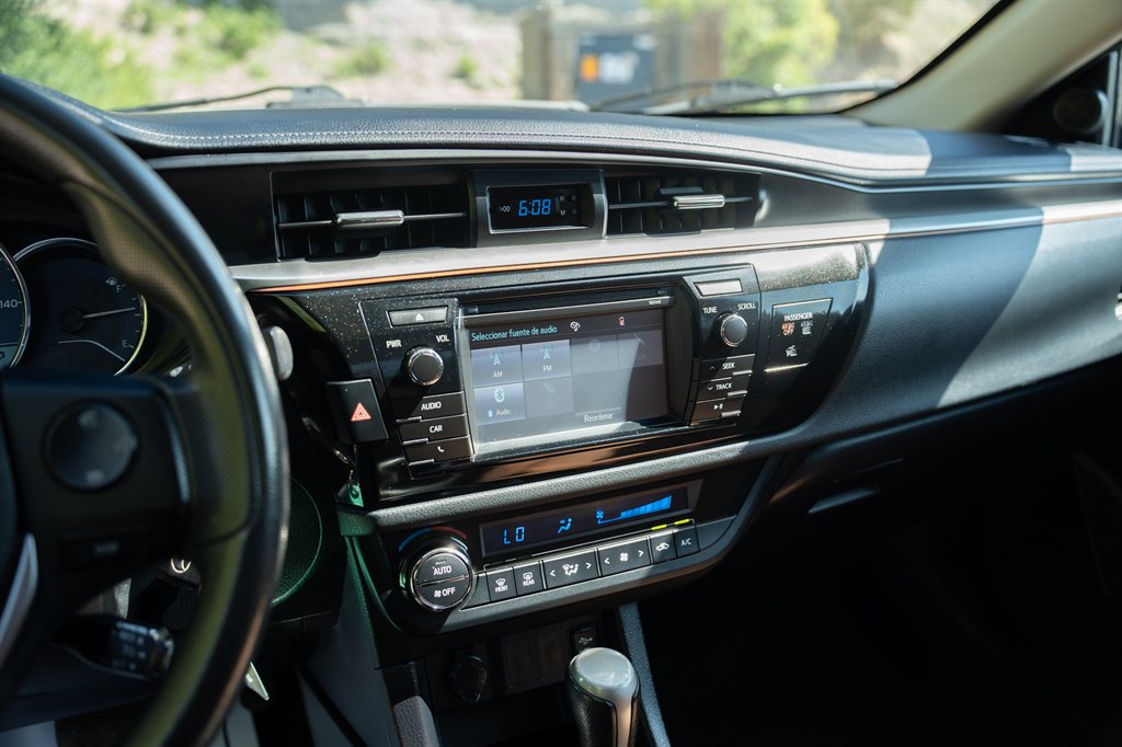 2014 Toyota Corolla - $7,900