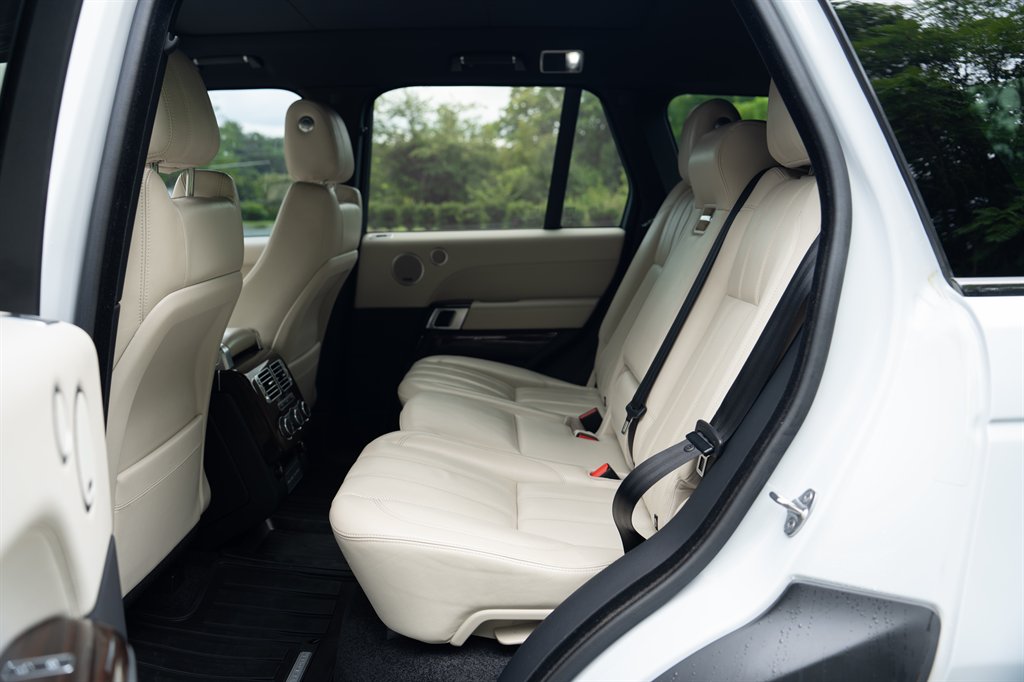 2017 Land Rover Range Rover - $18,900