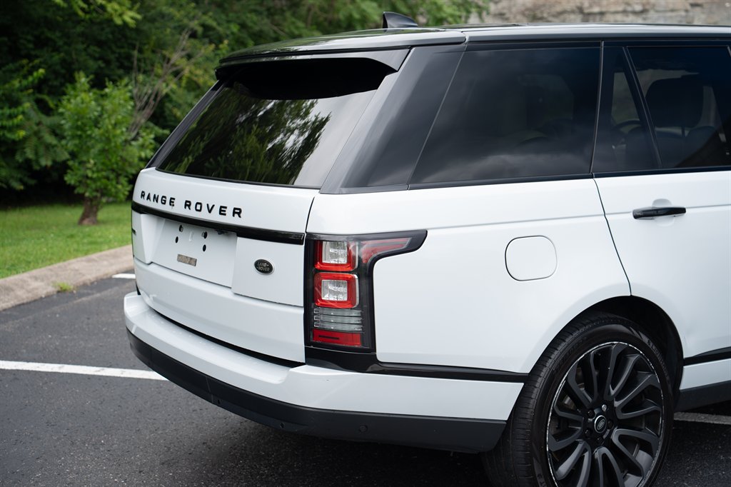 2017 Land Rover Range Rover - $18,900