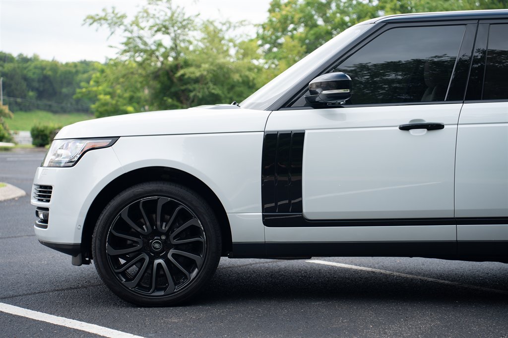 2017 Land Rover Range Rover - $18,900