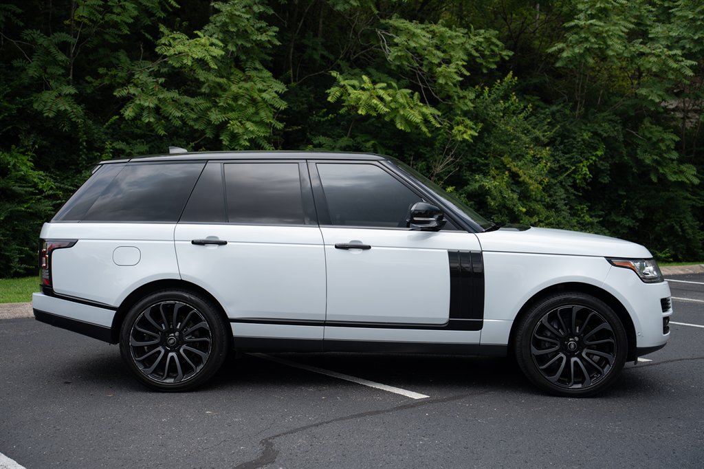 2017 Land Rover Range Rover - $18,900