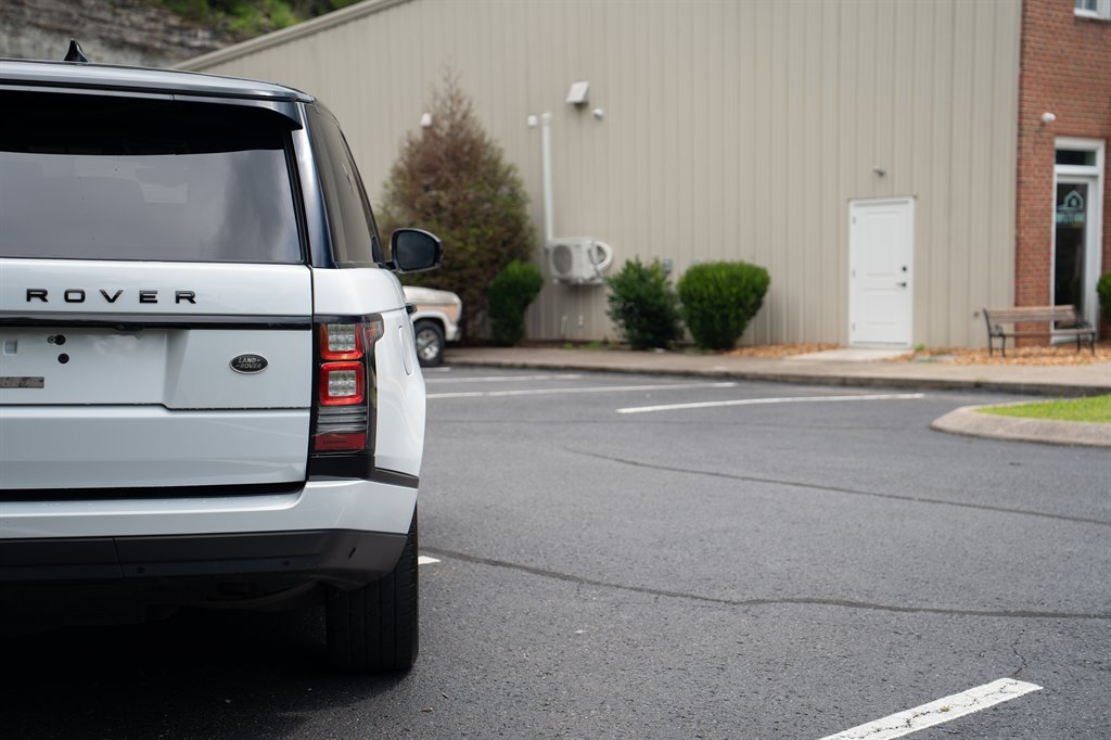 2017 Land Rover Range Rover - $18,900