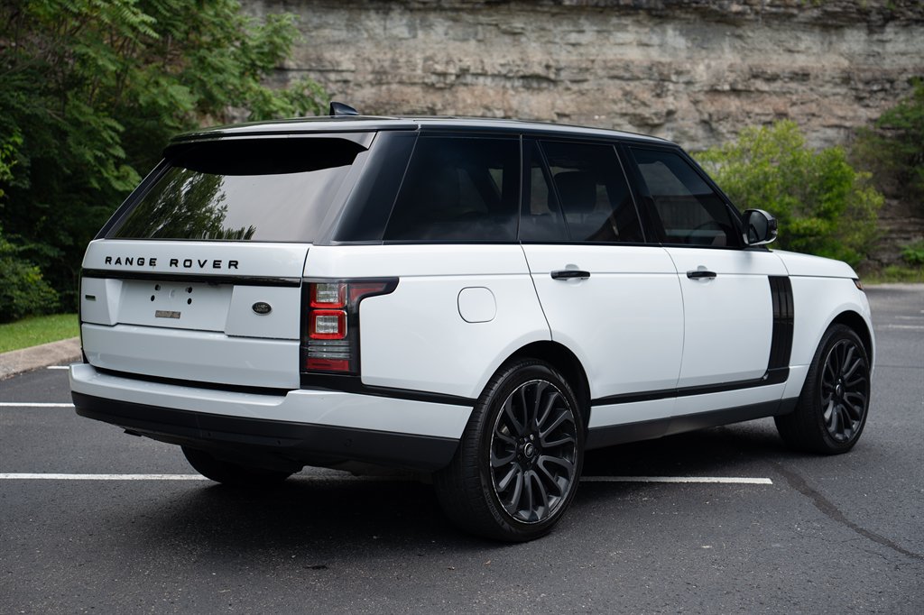 2017 Land Rover Range Rover - $18,900