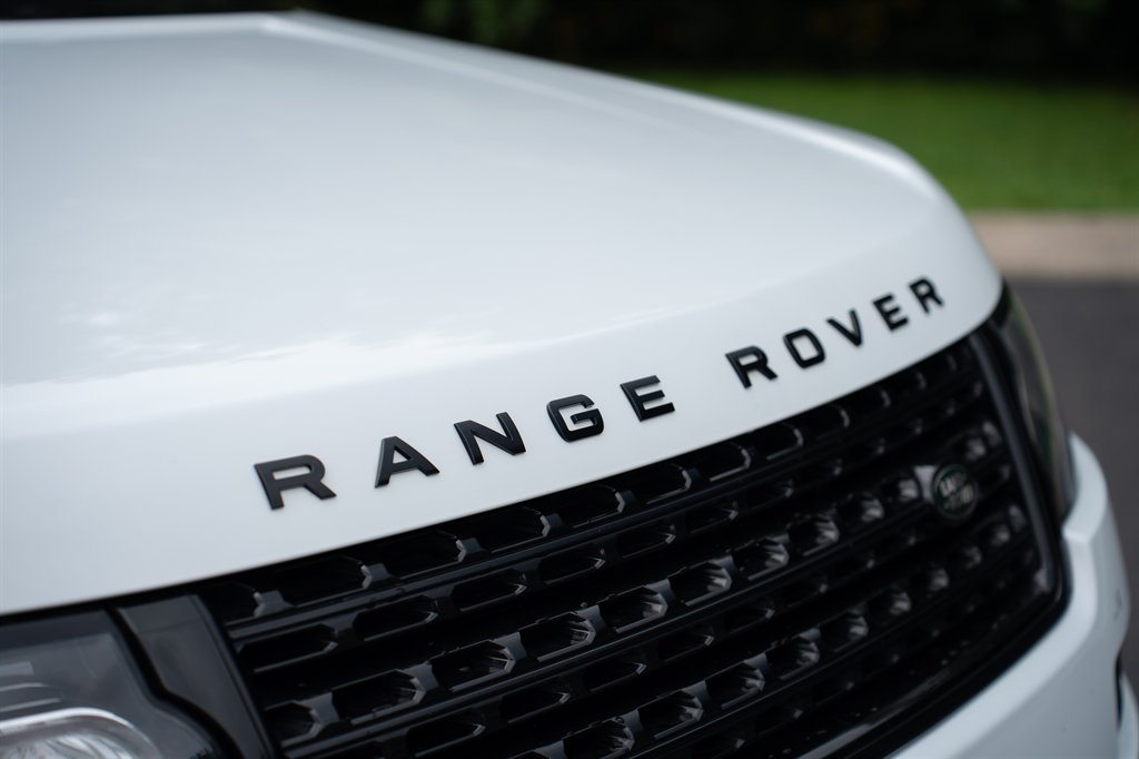2017 Land Rover Range Rover - $18,900