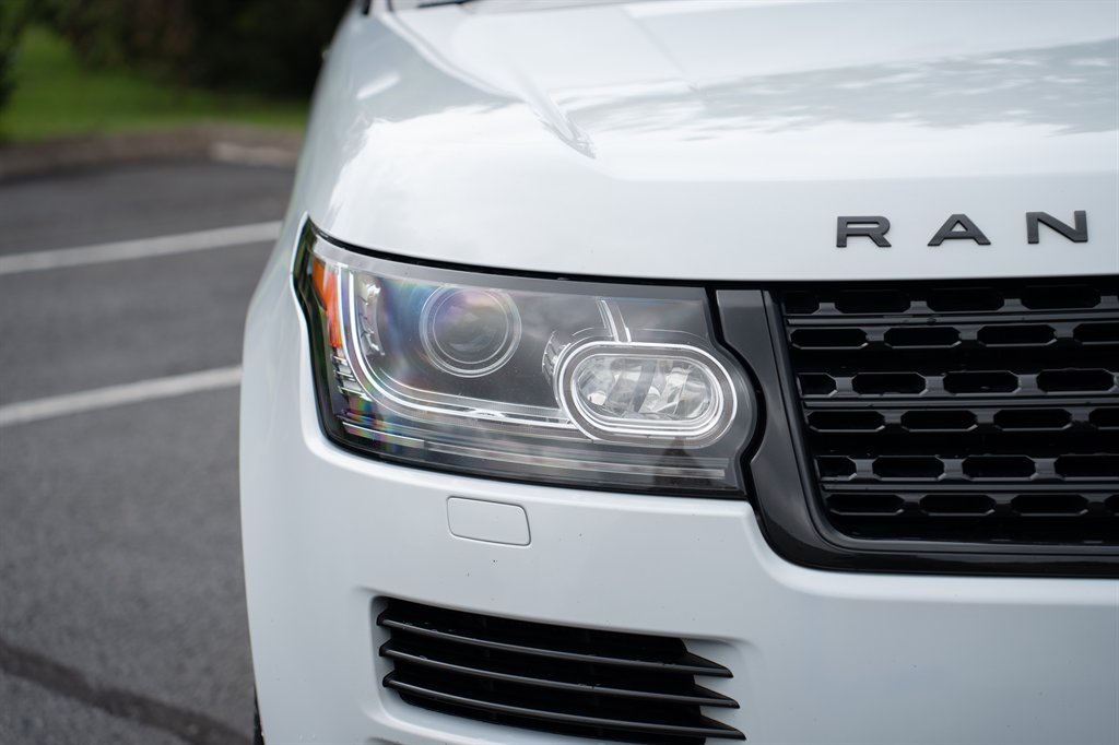 2017 Land Rover Range Rover - $18,900