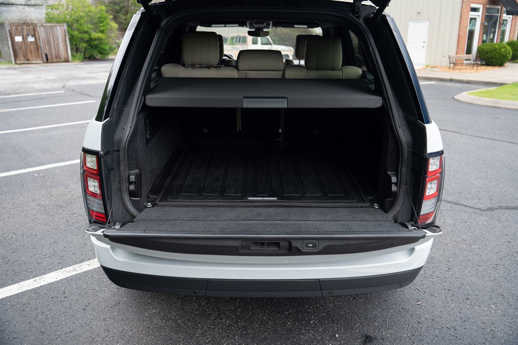 2017 Land Rover Range Rover - $18,900