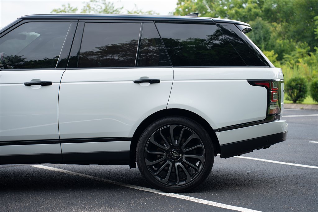 2017 Land Rover Range Rover - $18,900