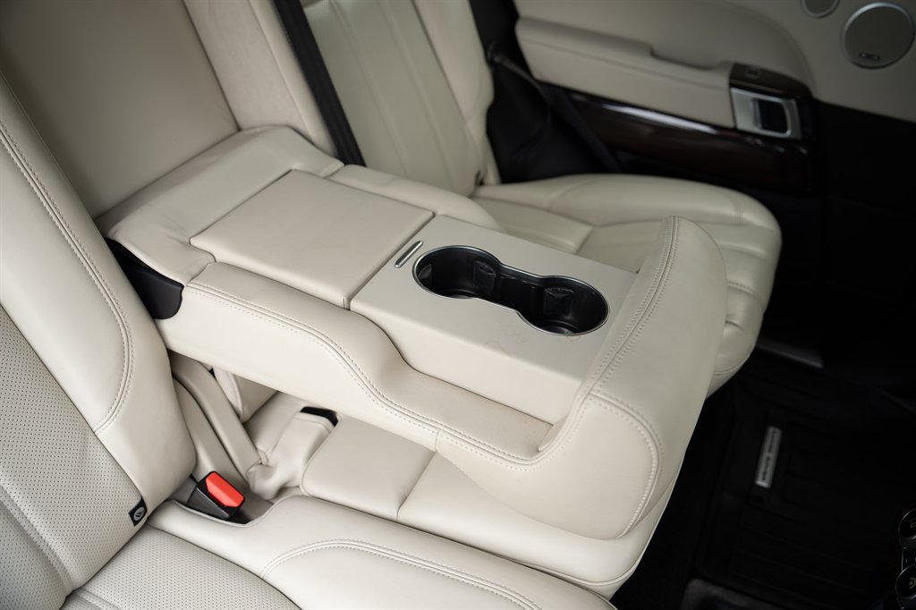 2017 Land Rover Range Rover - $18,900
