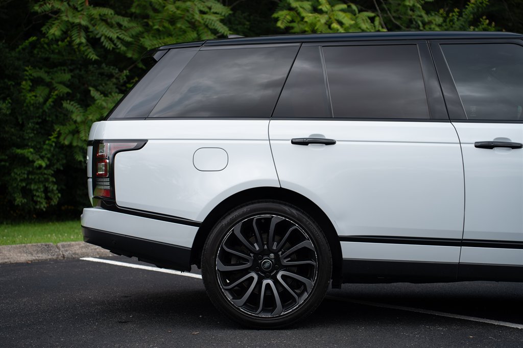 2017 Land Rover Range Rover - $18,900