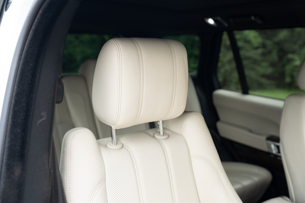 2017 Land Rover Range Rover - $18,900