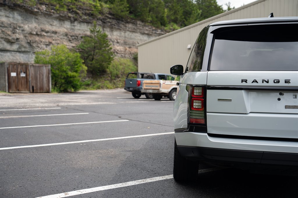 2017 Land Rover Range Rover - $18,900