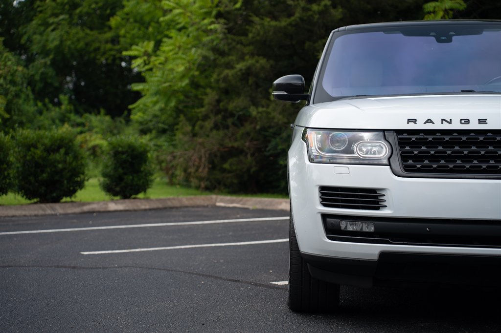 2017 Land Rover Range Rover - $18,900