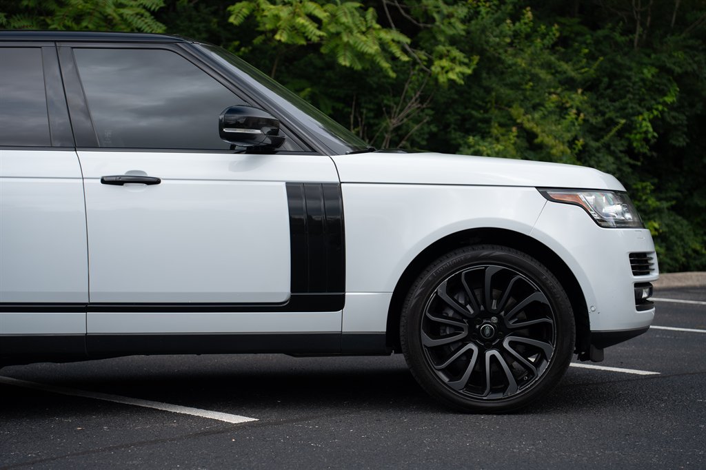 2017 Land Rover Range Rover - $18,900