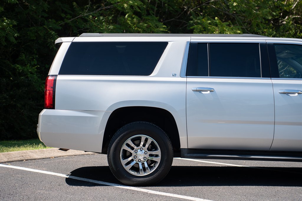 2018 Chevrolet Suburban - $22,899