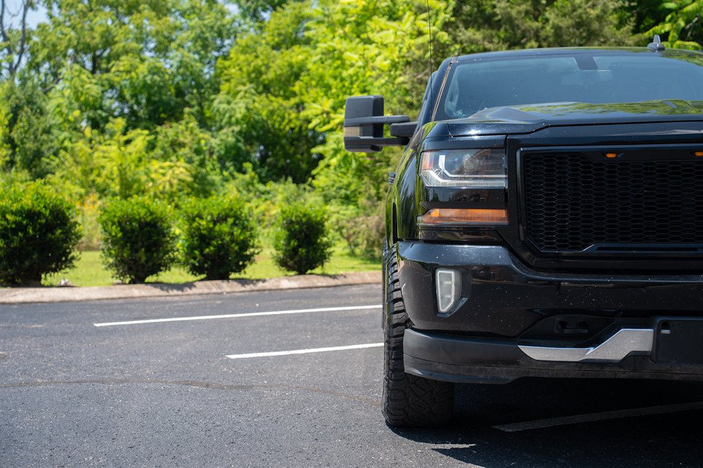 2017 Chevrolet Silverado 1500 - $18,900